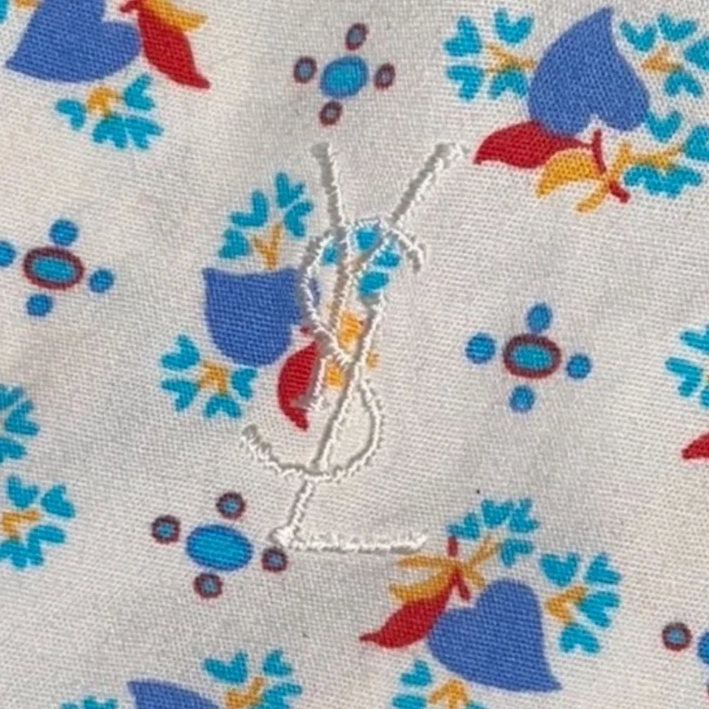 Yves Saint Laurent excellent authentic